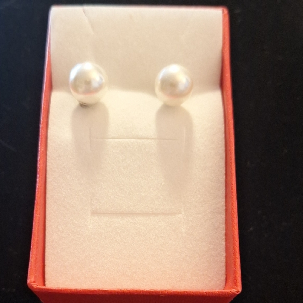 Elegant White Pearl Stud Earrings
